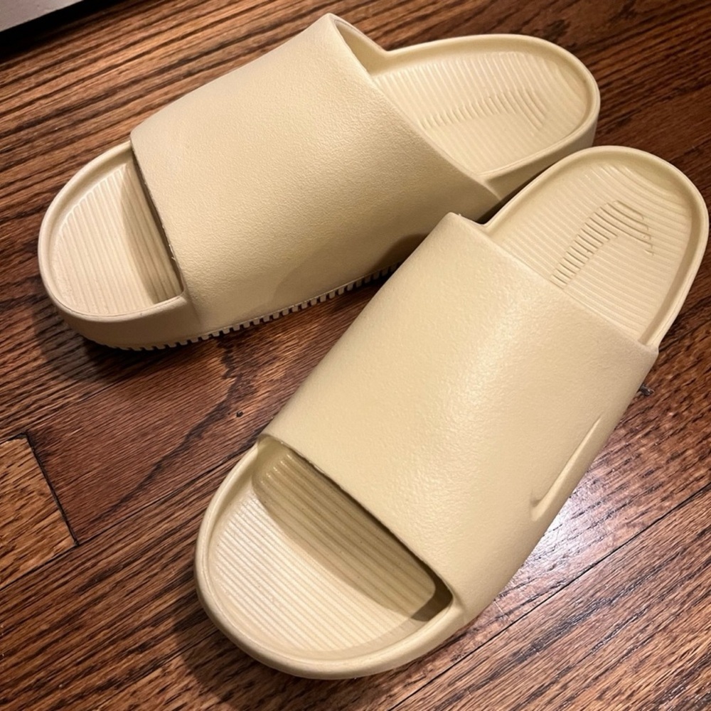 Women’s Nike Calm Slides
